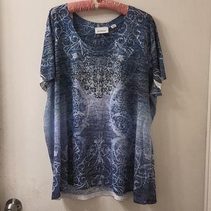 Avenue plus size 22/24 shirt that's blue, while and purple.